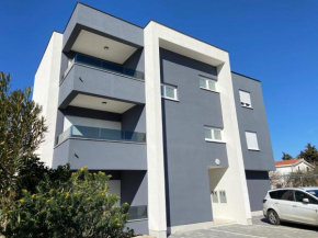 Daniela Family Apartment - new and quite location with great sea and island view